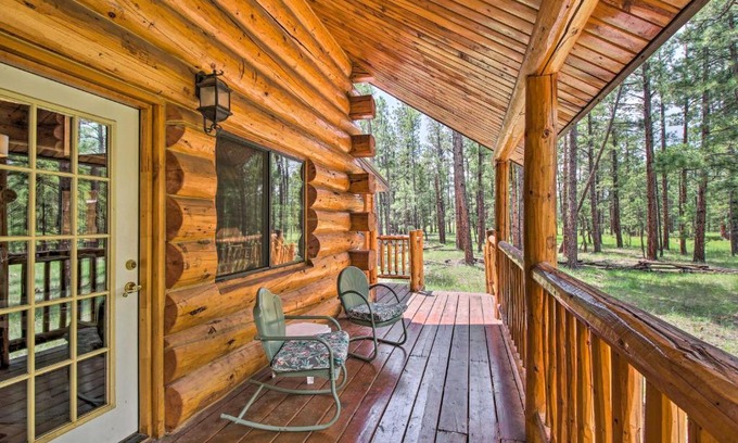 Greer House | Tranquil Mountain Cabin in Greer with Game Room!