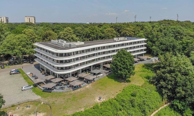 Wageningen Hotel | Tranquil Stay w/Wellness Amenities & Scenic Views | Onsite Dining