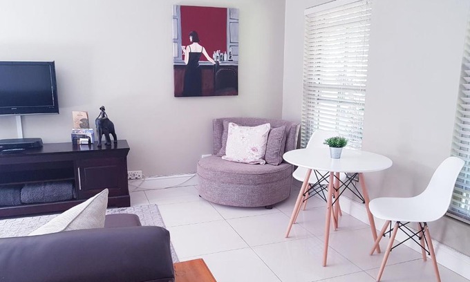 Lakeside House | Tranquil Tokai