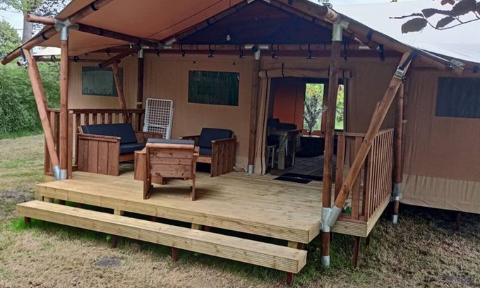 Oize House | Trapper Lodge with Private Jacuzzi and Educational Farm