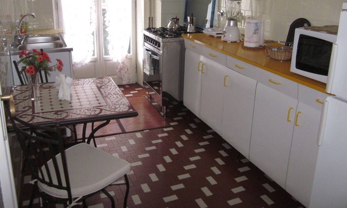 Gianicolense Apartment | Trastevere, very nice flat 90mq (free wi-fi-A/C) perfect for family/friends
