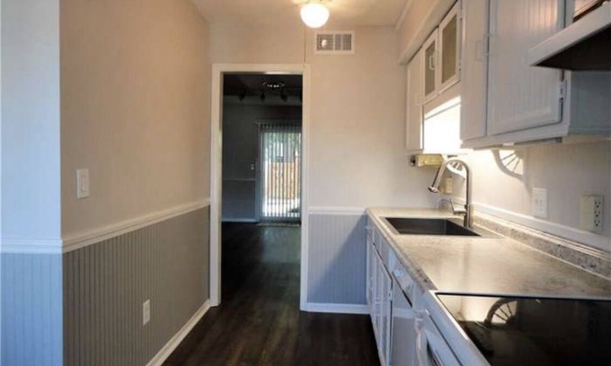 Winston - Salem Apartment | Travel Nurse Dream-min. to hospitals-Resturants Malls and D.Town WinstonSalem.