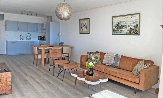 Grou House | | Travl.is Expats | NL # Grouw Lakeside Joy