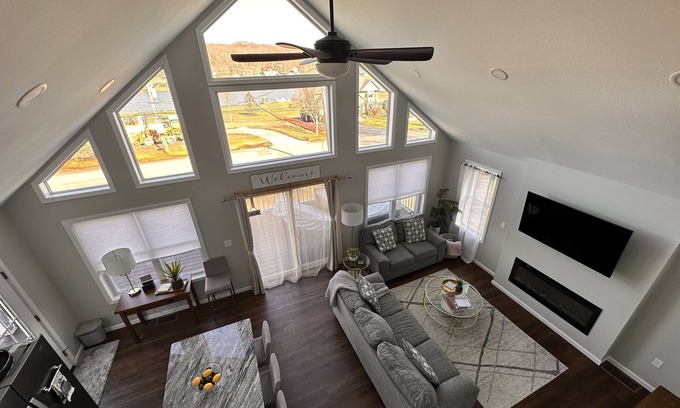 Treasure Lake Ski Chalet | Treasure Lake Home, hot tub, partial Lake view and walking distance to beach