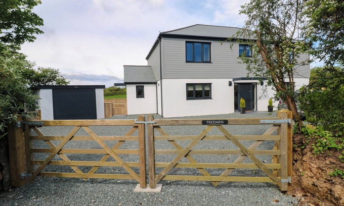 Connor Downs Cottage | TREDARN, pet friendly, character holiday cottage in Connor Downs