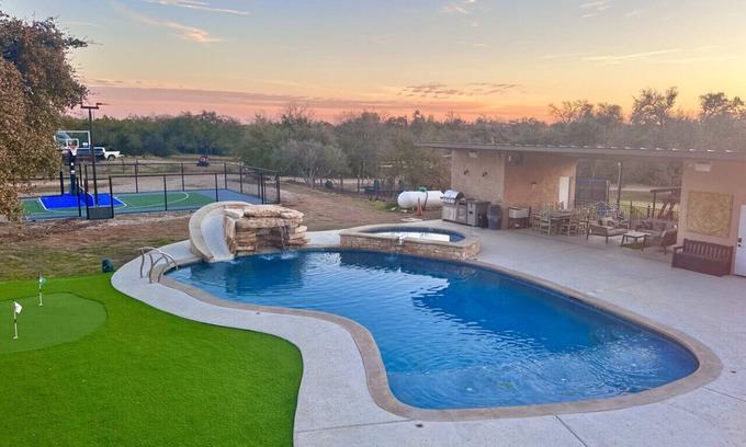 Dripping Springs Apartment | Tree Top Retreat-Pool-Playground-Brewery