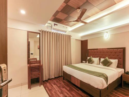 Thampanoor Hotel | Treebo Goodland Residency - 500m from Railway Station