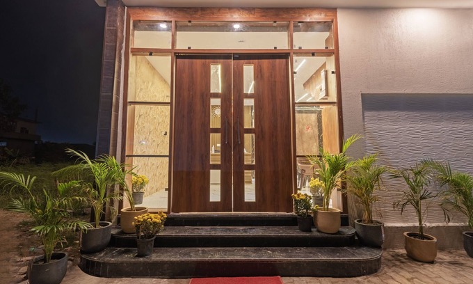 Faizabad Hotel | Treebo Heaven Grand Ayodhya