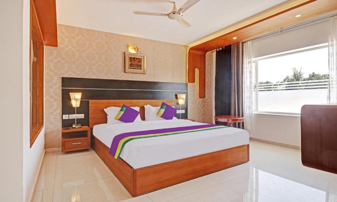 Vakkom Hotel | Treebo Tryst Vakkom Palazzo