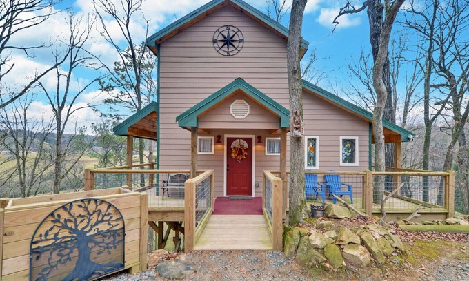 Ellijay Cottage | Treehouse Ellijay Star5vacations