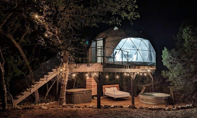 Fredericksburg Cabin | Treehouse! Serenity Dome With Private Hot Tub!