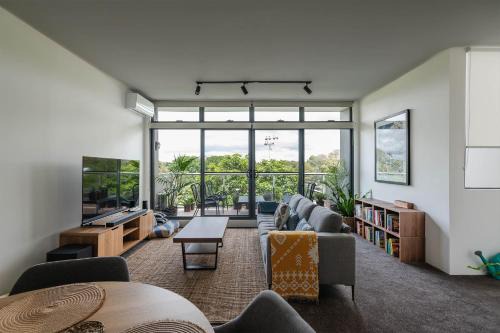 Camperdown Apartment | Treetops Camperdown Inner City Bliss w Parking
