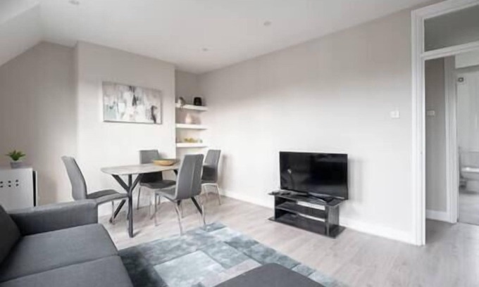Walworth Apartment | Trendy South London Flat (WRD II)