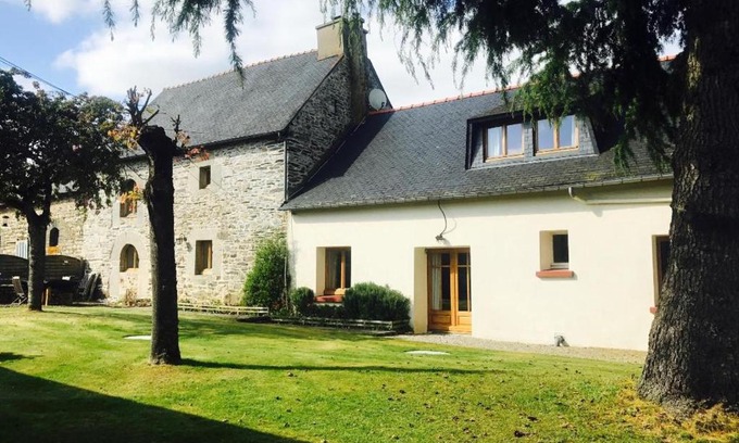 Mur-de-Bretagne Bed & Breakfast | Trevejean chambre d'hotes de charme