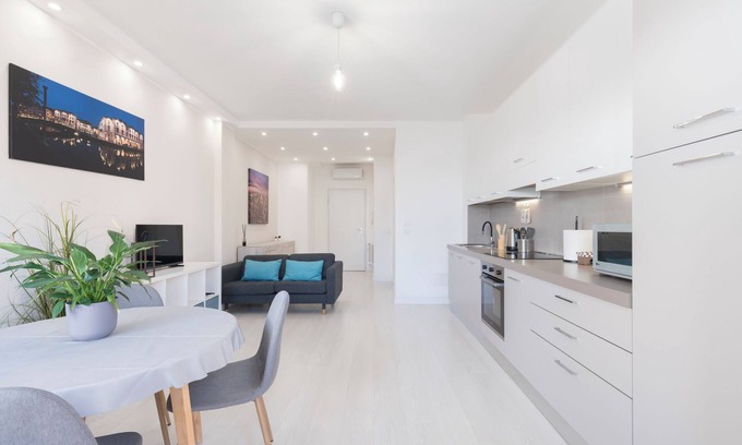 Treviso Apartment | Treviso. Entire accommodation 2 rooms: modern and comfortable