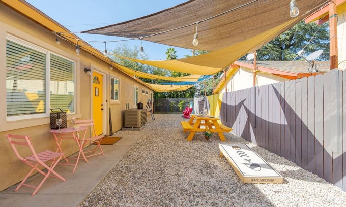 Redlands House | Tribune at Redlands, Arcade Hands