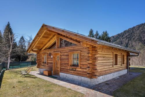 Sant'Antonio di Mavignola Ski Chalet | Trilocale Chalet Camping Faè 6