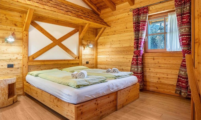 Sant'Antonio di Mavignola Ski Chalet | Trilocale Chalet Camping Faè 7