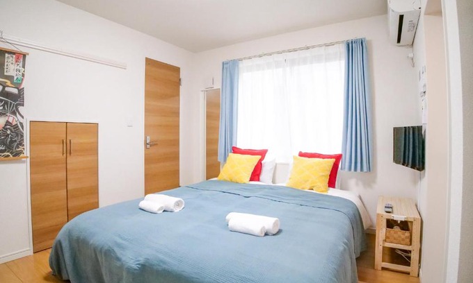 Higashitateishi Apartment | Triphome Tateishi New open/2 single beds/big table/300M WiFi