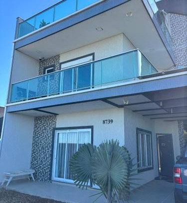 Matinhos House | Triplex de Frente para o Mar com Piscina Privativa