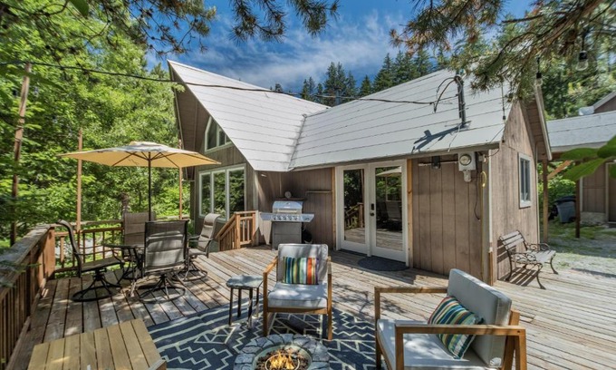 Leavenworth House | Trobele Cabin near Fish Lake by NW Comfy Cabins