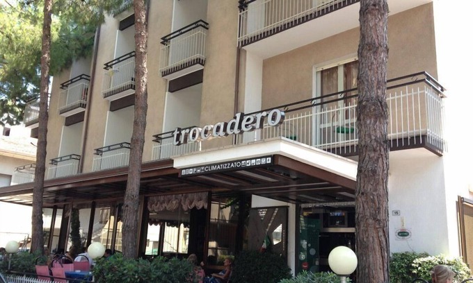 Fogliano Marina Hotel | Trocadero