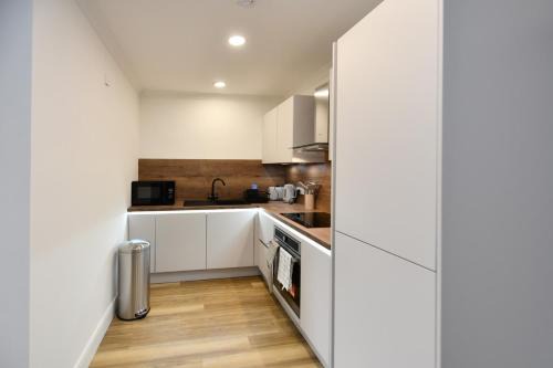 Troon Apartment | Troon Portland Apt B