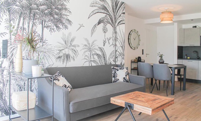 Rauental Apartment | Tropical Apartment - für Freunde & Familien, stadtnah, Parkplatz, E-Ladestation, Gitterbox für Fahrräder, Fitnessstudio, digitale Gästemappe mit Restaurant- und Unternehmenstipps