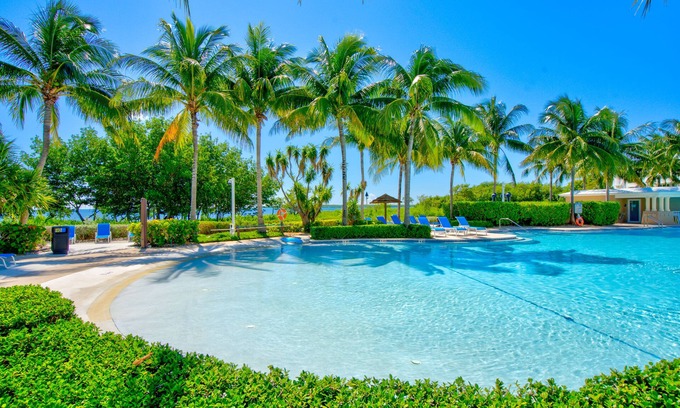 Rock Harbor Condo | Tropical Escape at Mariner’s Club 2BR Key Largo Condo w/Pools & Marina
