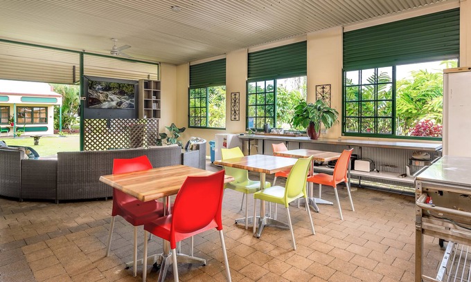 Innisfail Estate Hotel | Tropical Lodge