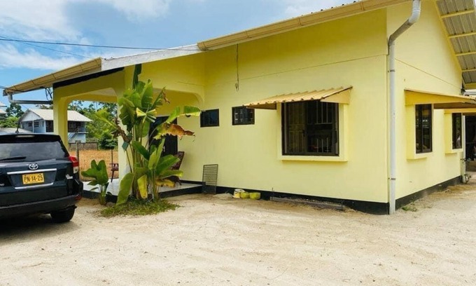 Paramaribo Apartment | Tropical Paradise in Paramaribo 3 - Room House