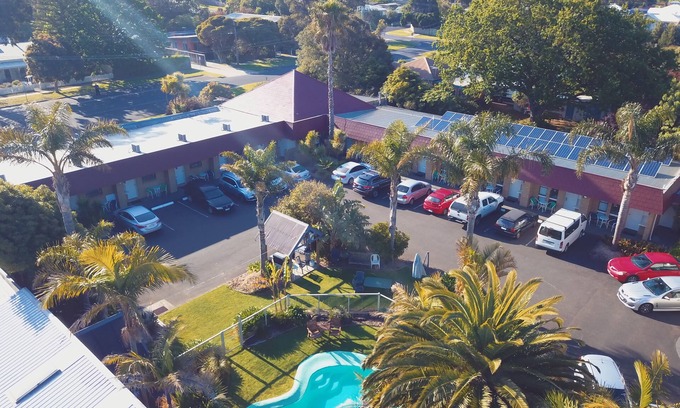 Cowes Hotel | Tropicana Motor Inn