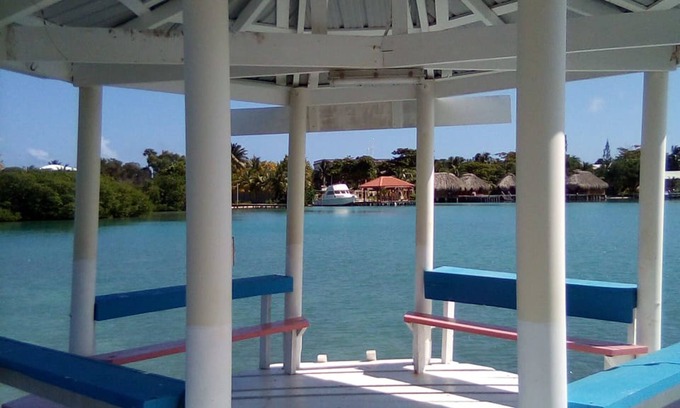 St. George's Caye House | Tropickeas