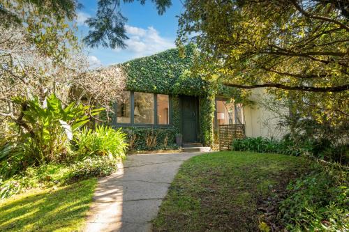 Okere Falls House | Trout Pool House - Okere Falls Lakeside Retreat