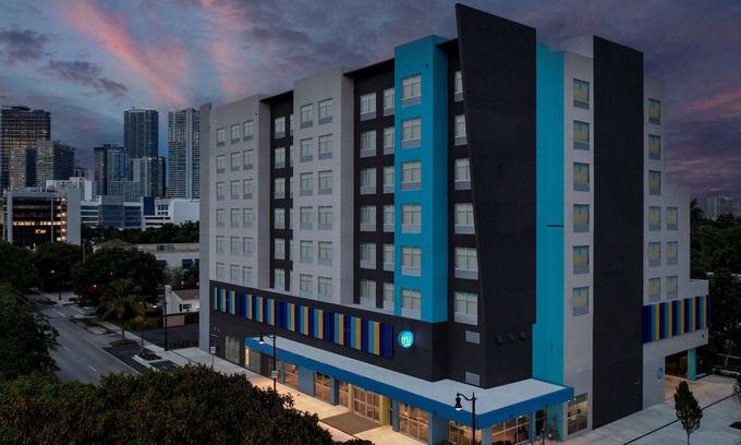 The Roads Hotel | Tru by Hilton Miami West Brickell