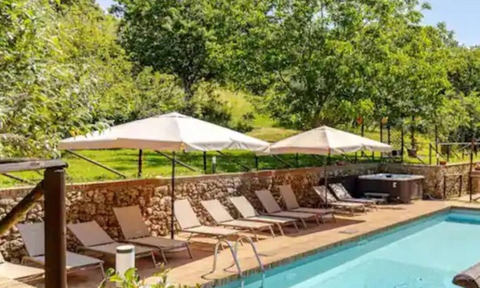 Simignano Villa | True Tuscany Siena! EntireProperty in exclusive 20P Fenced Pool A/C HotTub WiFi