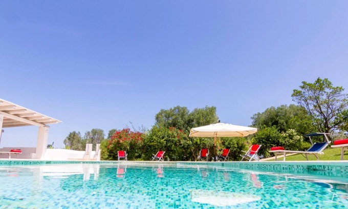 Ceglie Messapica Villa | Trullo l'oasi, Peacefull Pool Trullo in Apulia, wide outdoor spaces, bbq,parking