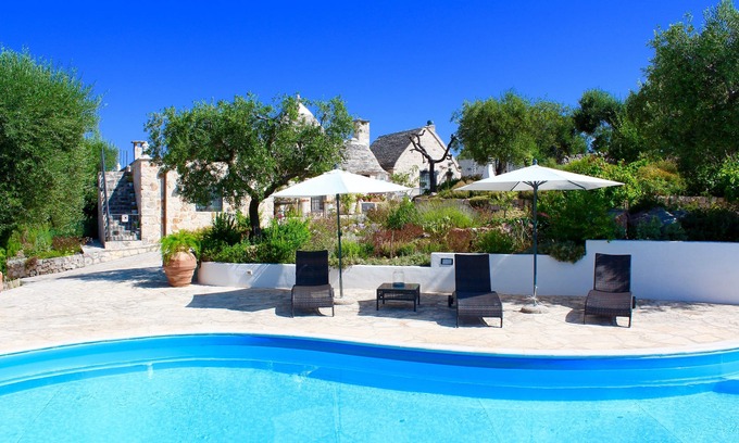 Alberobello Villa | Trullo With Private Pool (15x7), WI-FI free, tennis table,mountain bike for rent