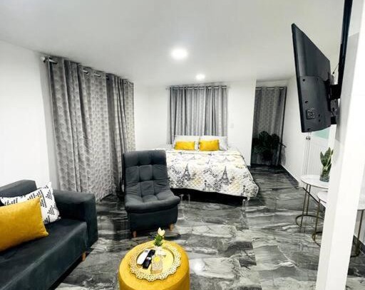 Cali Apartment | Tu Casita Caney with free parking