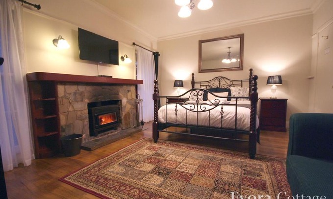 Mount Dandenong House | Tudor Cottages