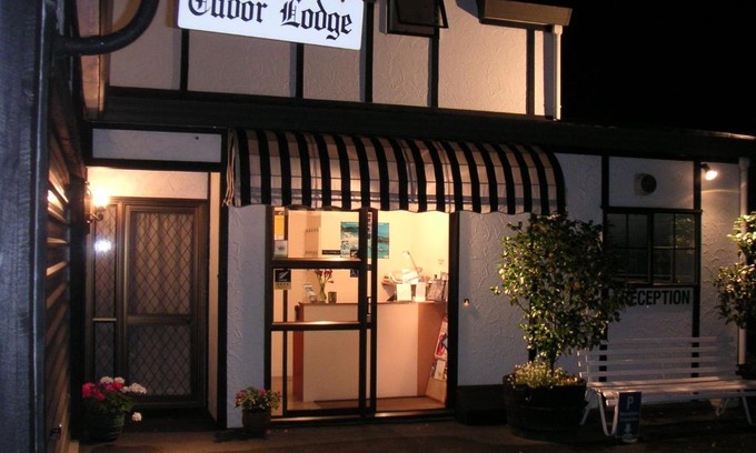 Tahunanui Hotel | Tudor Lodge Motel