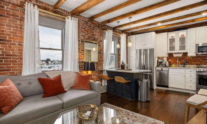 Portsmouth Apartment | Tugboat Vista 2 Bedroom Downtown Portsmouth