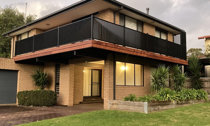 Dromana House | Tulip Getaway- Dromana, Mornington Peninsula
