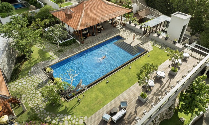 Bukit Villa | Tulou by Nakula