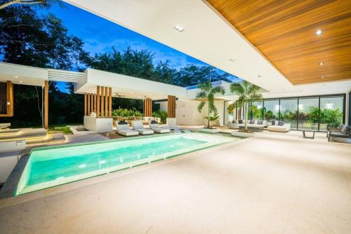 Tamarindo Villa | Turtle Luxury Villa, Daily Breakfast Included!