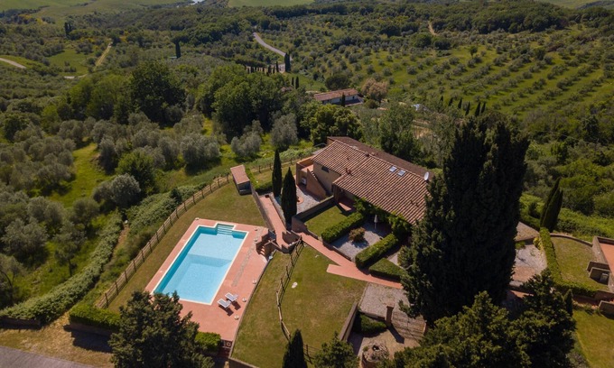 Montaione Condo | Tuscan Farmhouse Getaway: Private garden, fantastic pool and panoramic view!