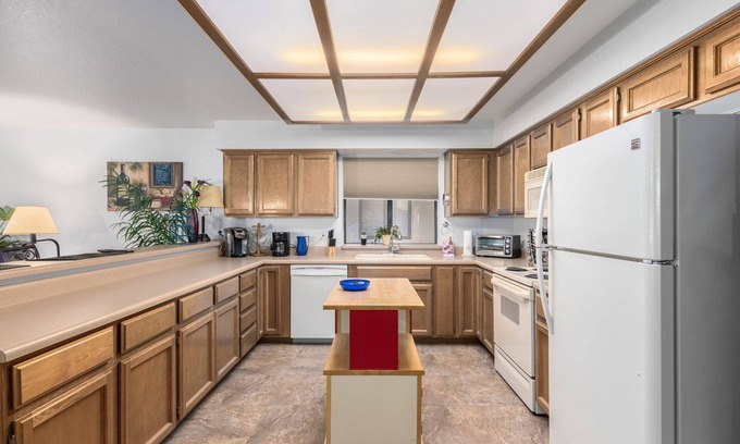 Sunland Village East Condo | Tuscan Sun - Sunland Village East Stunning Townhome