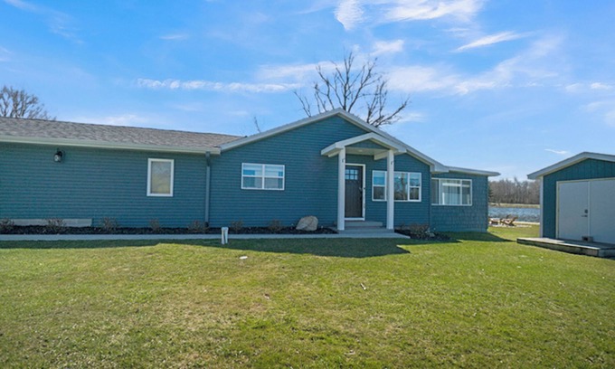 Trufant House | Twilight Pointe: Your Front-Row Seat to Fall Color - Bonfires, Blankets & Beautiful Fall Views