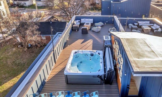 Hurwood Heights House | Twin Homes Hot Tub Rooftop Game Zone at Nashville