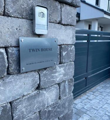 Gyal Apartment | TWIN HOUSE